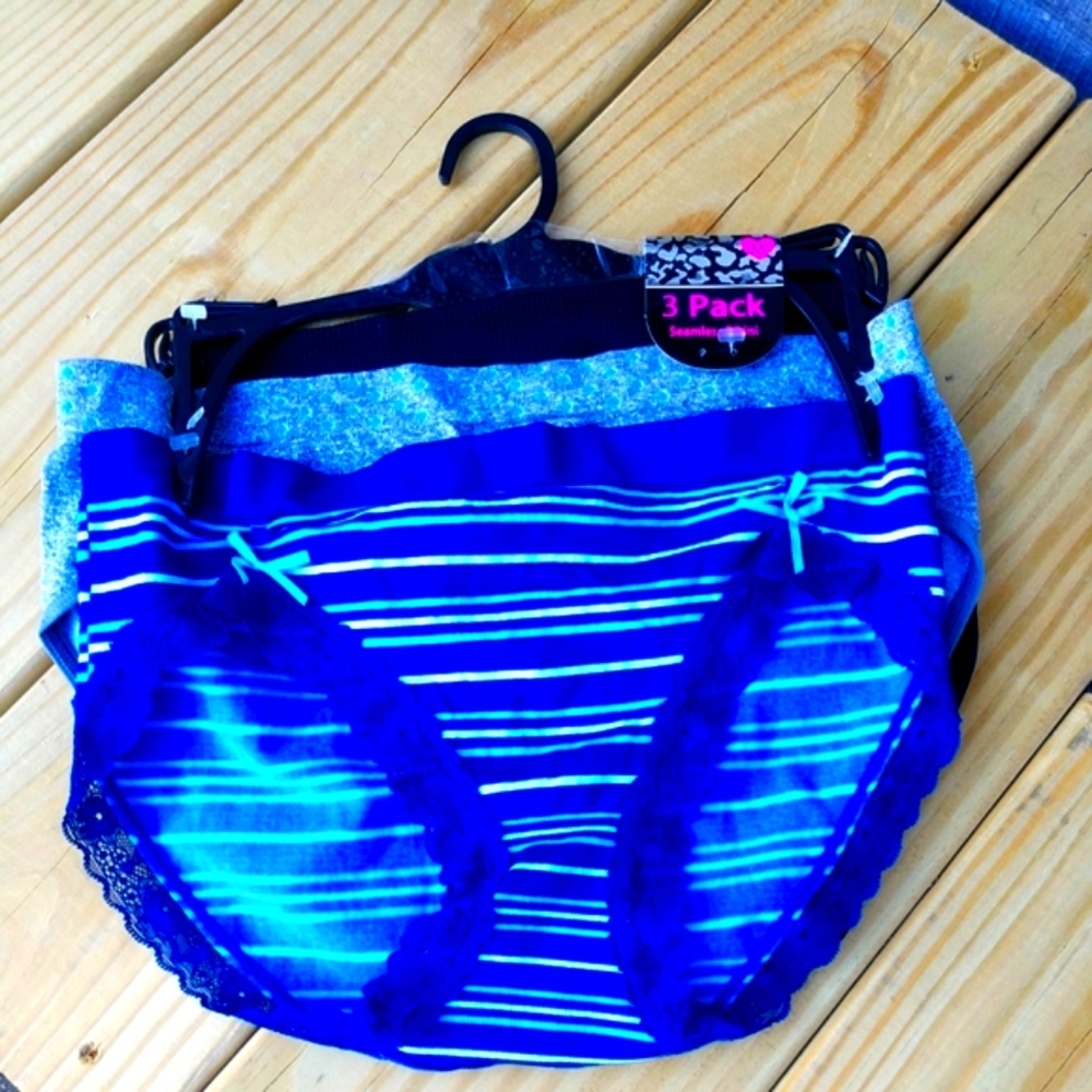 Bikinis 3 Pack Size Medium Seamless Multi Colors New with tags